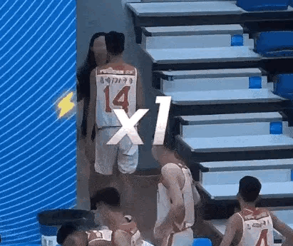 痛心啊！究竟犯了啥错，让她连扇小球员9耳光？媒体人站出来声讨-扇20个耳光