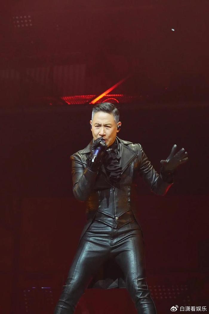 63岁张学友劳累病倒！因声带红肿取消杭州演唱会，歌神手写信道歉-张学友唱功到底怎么样