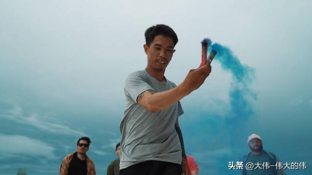 笑不活了！《殊死一搏》将映，动作场面炸裂，网友的评论笑死我了-殊死搏斗是成语吗?