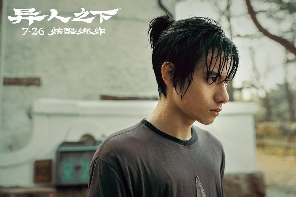 《死侍与金刚狼》首日票房破6000万，《抓娃娃》稳居日冠今日迈过20亿大关-死侍和金刚狼