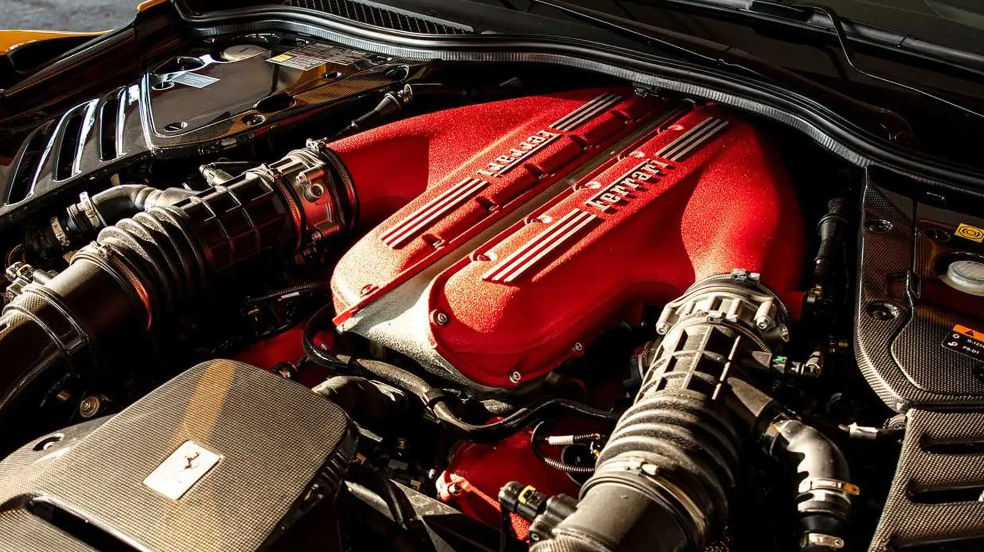 法拉利首款电动超跑首曝：前苹果设计师主导 售价超过300万-法拉利纯电动超跑售价