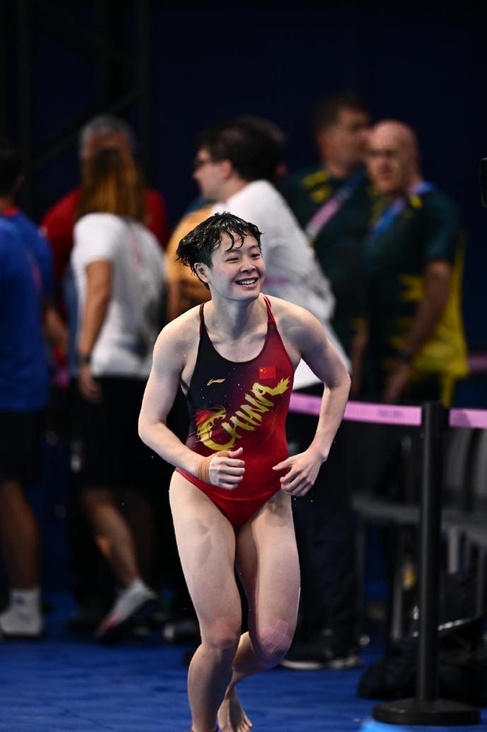 巴黎奥运陈艺文跳水金牌？广州塔为陈艺文亮灯？要被全红婵笑死了-陈艺文夺3米板冠军