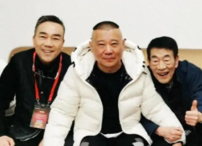 马志明开心庆80岁大寿！郭德纲现身送祝福，刘威坐侧位，其乐融融-马志明相声实力对比郭德纲