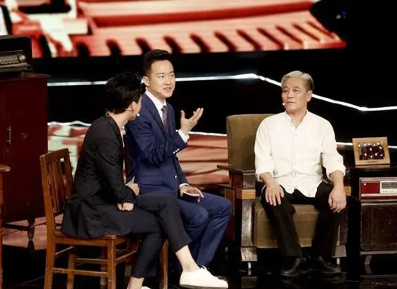 马志明开心庆80岁大寿！郭德纲现身送祝福，刘威坐侧位，其乐融融-马志明相声实力对比郭德纲