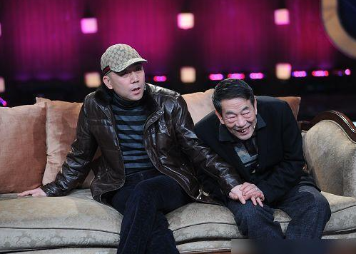 马志明开心庆80岁大寿！郭德纲现身送祝福，刘威坐侧位，其乐融融-马志明相声实力对比郭德纲