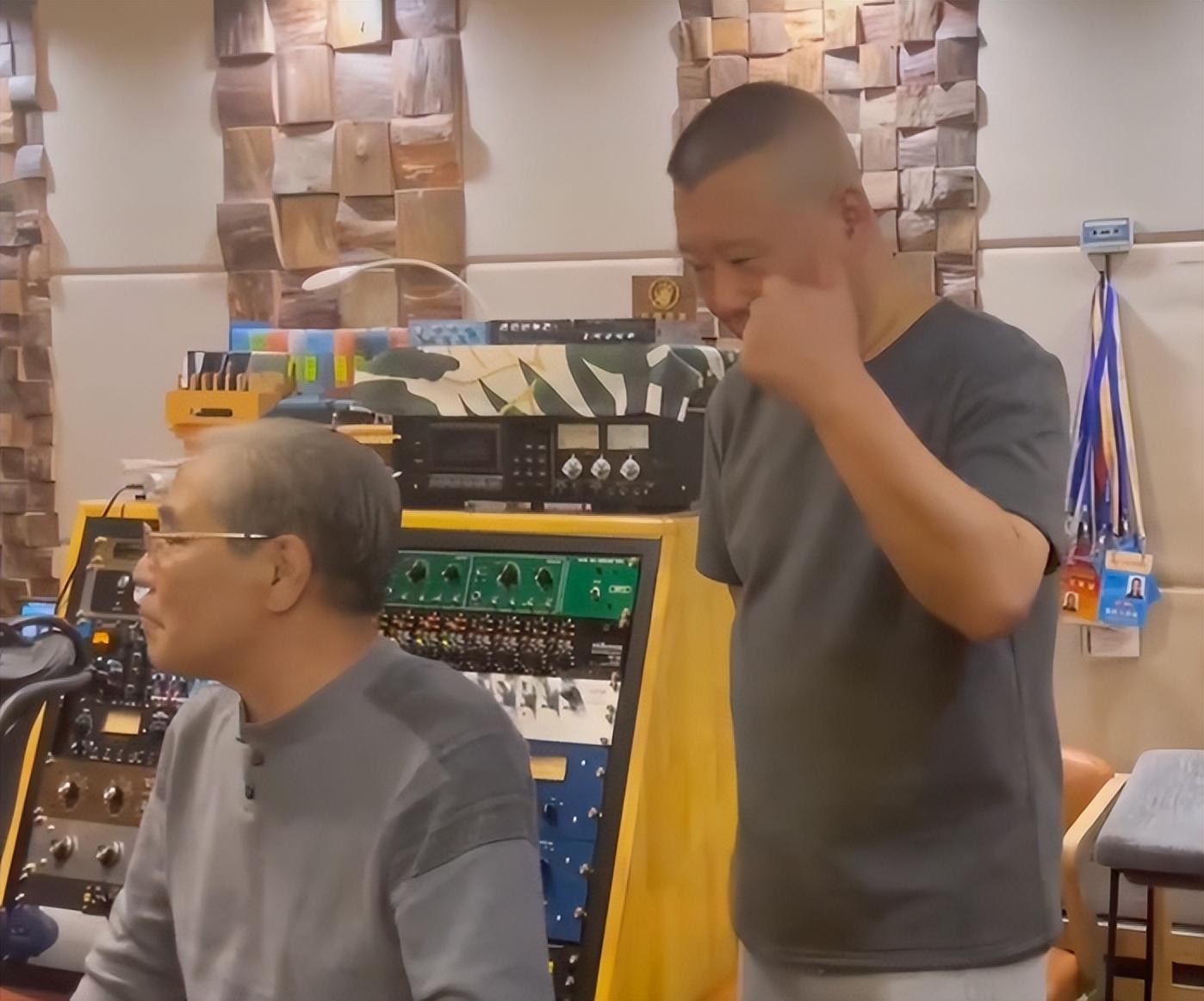 马志明开心庆80岁大寿！郭德纲现身送祝福，刘威稳坐侧位辈分高-马志明跟郭德纲关系怎么样