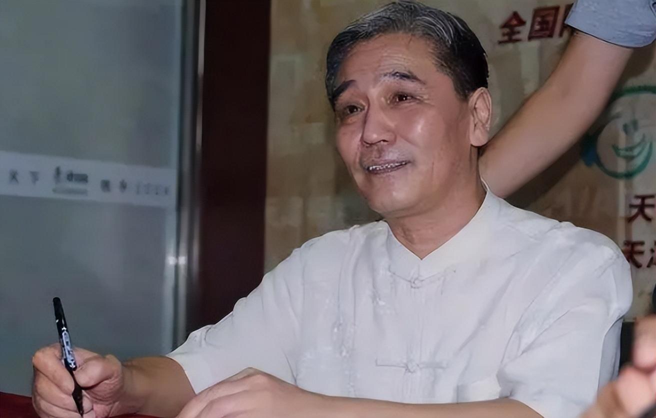 马志明开心庆80岁大寿！郭德纲现身送祝福，刘威稳坐侧位辈分高-马志明跟郭德纲关系怎么样