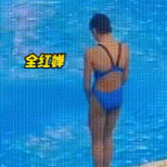 笑抽了，全红婵机场看新闻说自己太矮，误入巨人国，网友却说可爱-全红婵现身