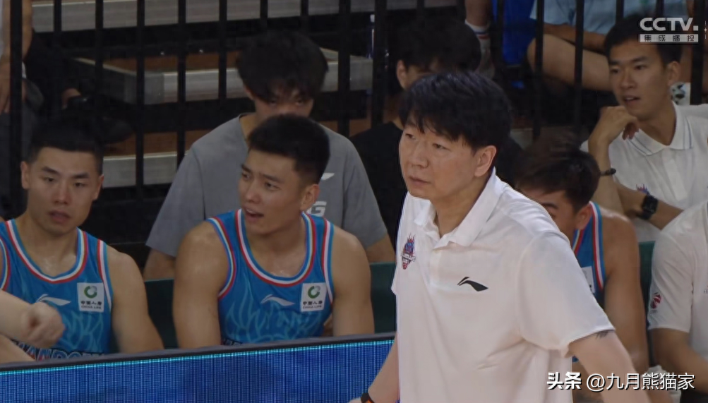 邱彪得不偿失！高诗岩20+7+7伤退，状元郎6投2中，山东队憾失冠军-高诗岩山东队