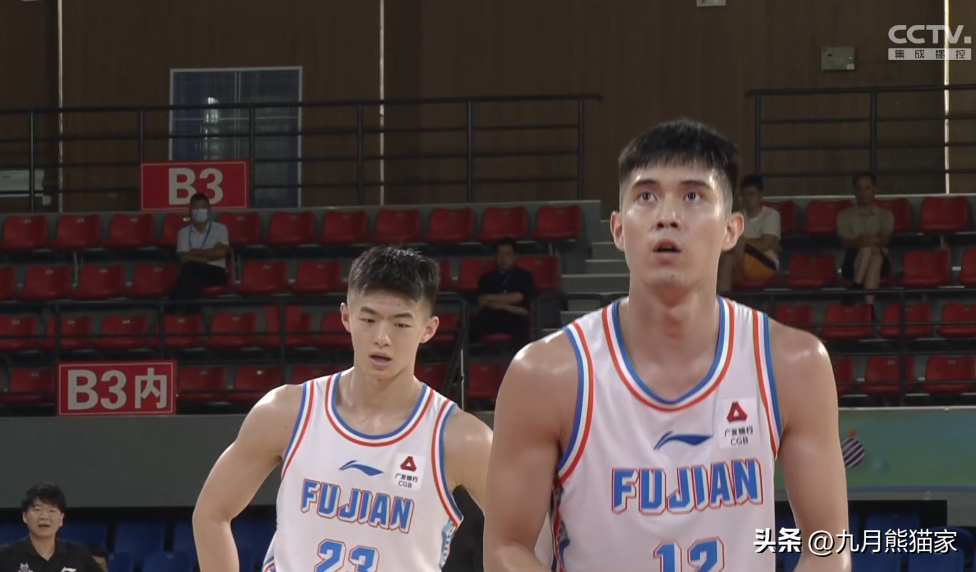 邱彪得不偿失！高诗岩20+7+7伤退，状元郎6投2中，山东队憾失冠军-高诗岩山东队