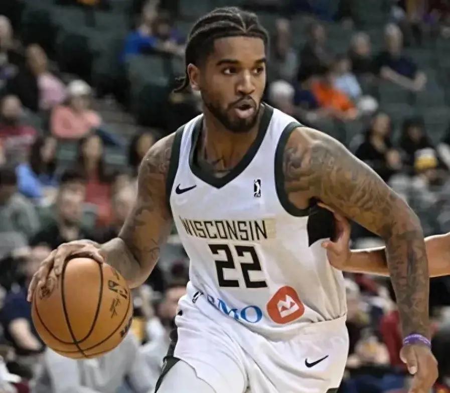 6人得分上双，高诗岩伤退，山东高速104-88福建，两胜1负结束夏联-高诗岩转会山东年薪