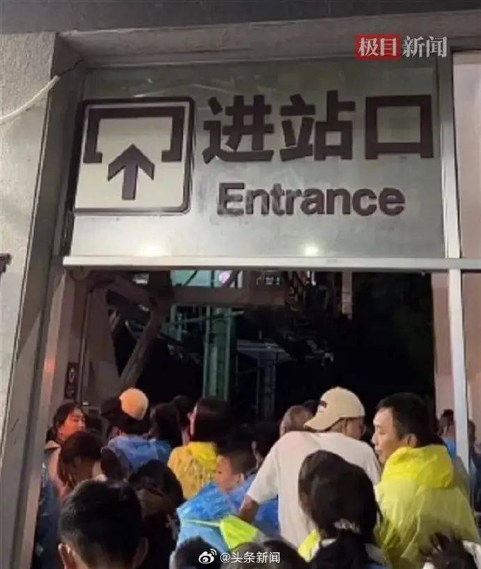 男子偷寺庙20余尊佛像回家供奉被拘，相信能以此改命丨冷兔小报 No.1051-偷佛像当场暴毙