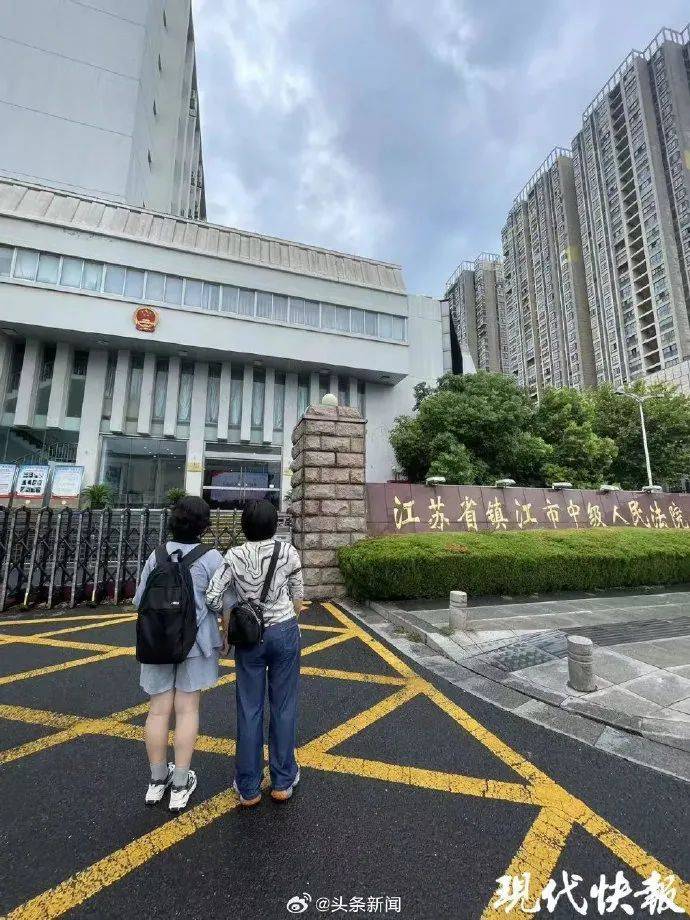 男子偷寺庙20余尊佛像回家供奉被拘，相信能以此改命丨冷兔小报 No.1051-偷佛像当场暴毙