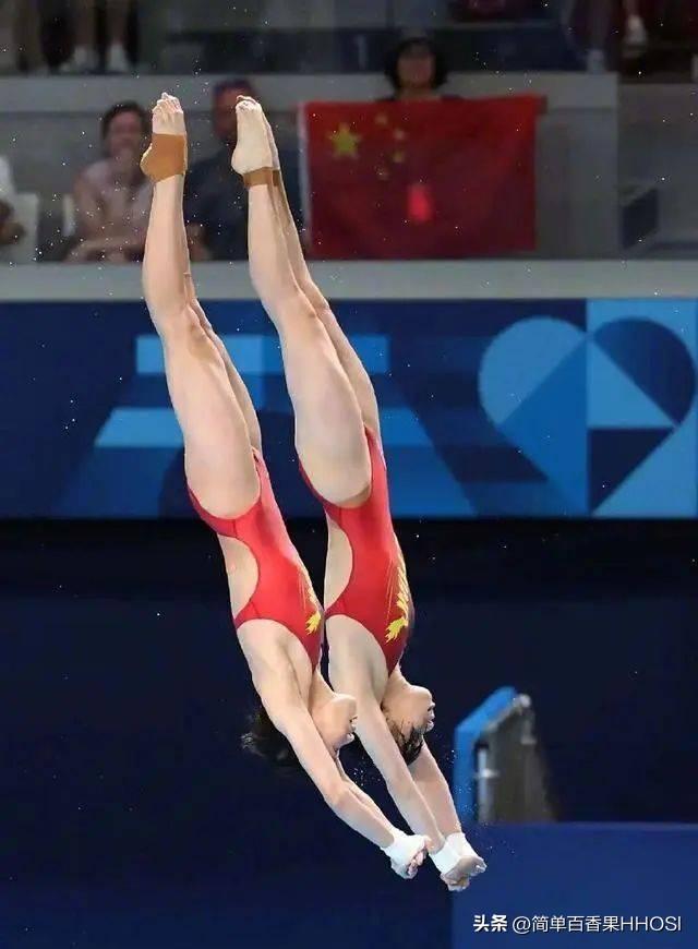 热搜第一！全红婵自曝跳水前要花半小时绑绷带，教练回应-全红婵跳水震撼全场教练,裁判都为她鼓掌,太牛了!
