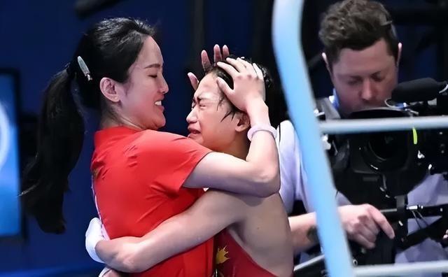 全红婵跳水前要花半小时绑绷带，终于明白她为何感叹自己也年轻过-全红婵跳水时刻