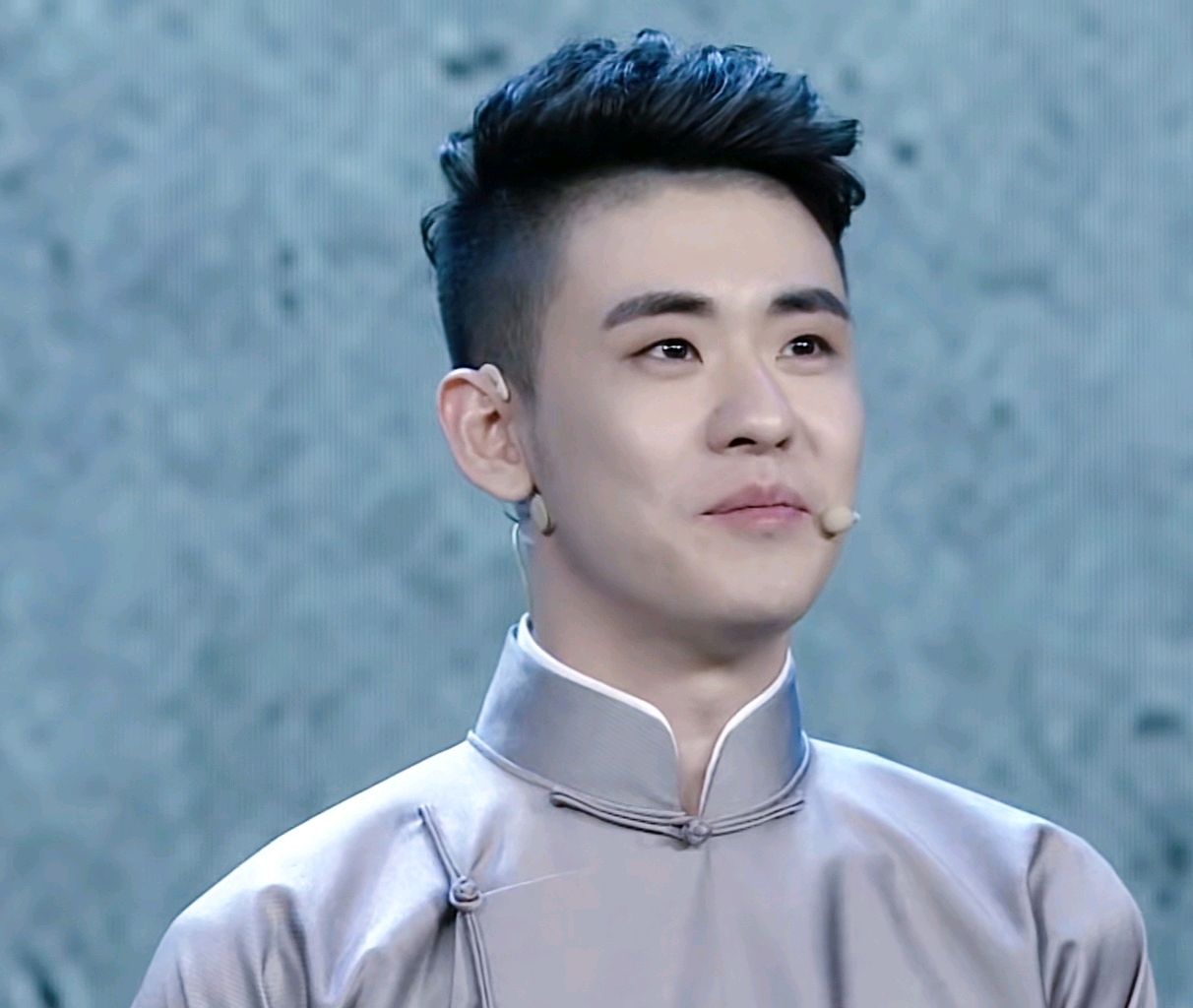 张云雷的流量源于实力，不是颜值，而是那份对传统热爱尊敬的心-张云雷是流量还是实力