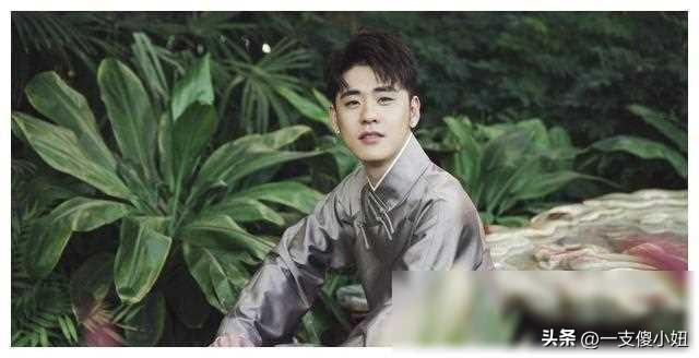 张云雷跨界音乐界，华夏新曲引热潮，相声界的音乐黑马破茧而出！-相声张云雷唱的哪首歌最火