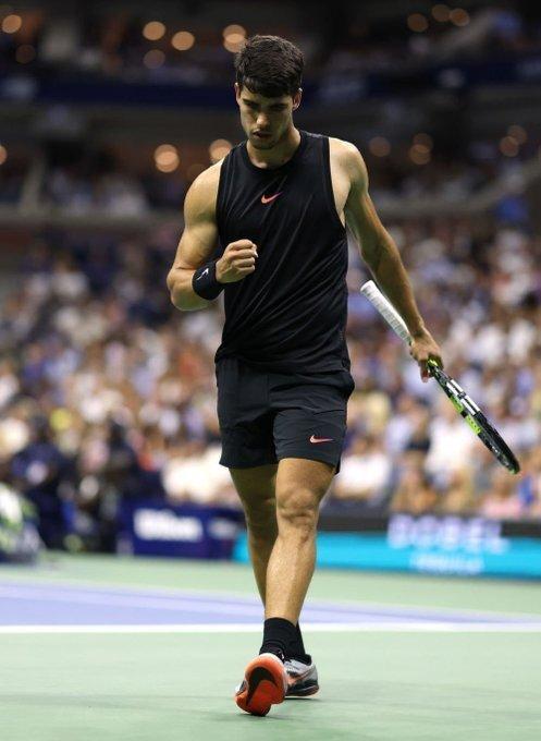 四盘晋级！阿尔卡拉斯3-1华裔资格赛选手，豪夺大满贯15连胜-阿尔卡拉斯山脉