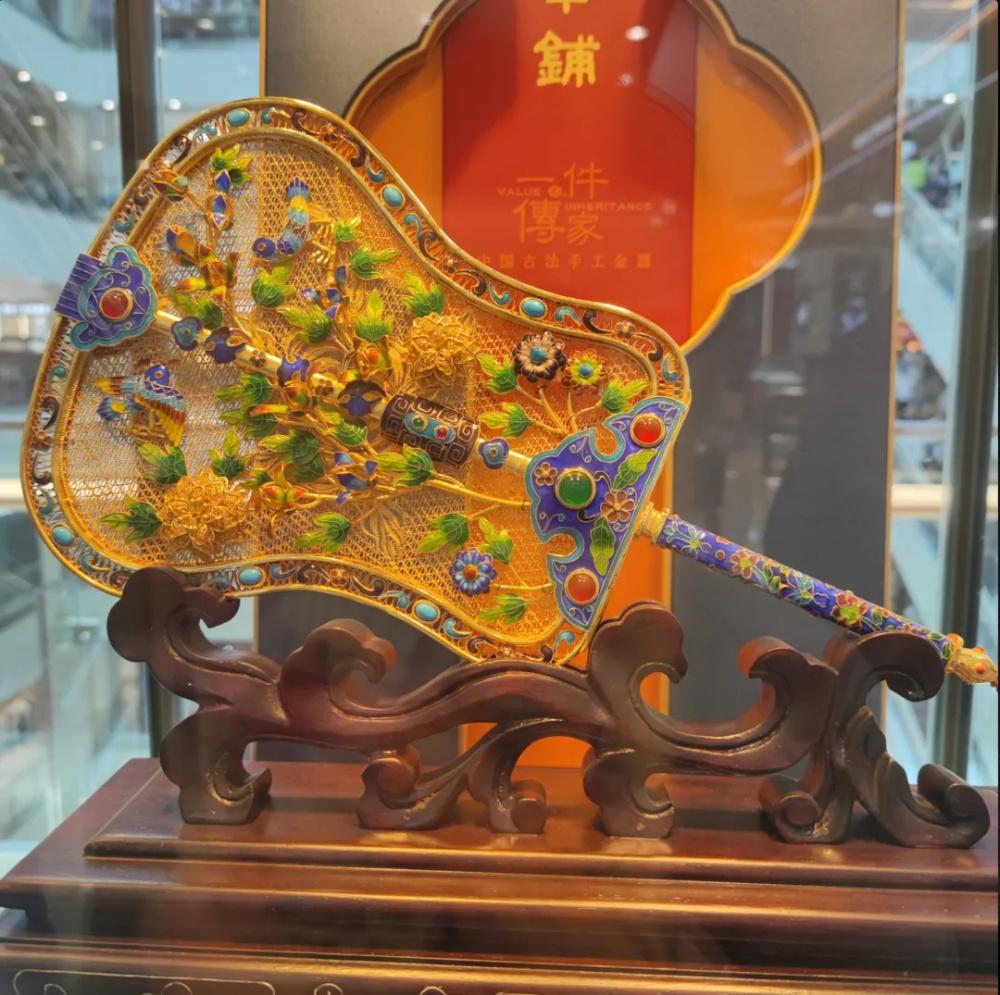 售价180万？周大福也卖起了“金箍棒”？工作人员回应→-周大福是真金嘛