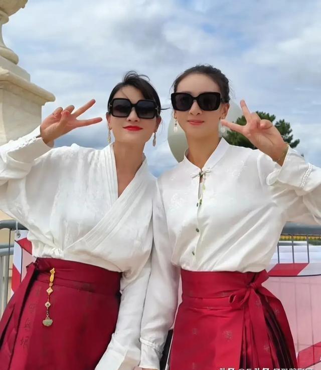 叶一茜母女现身巴黎，穿马面裙引老外围观，森碟身大头小下巴抢镜-叶一茜5到34岁