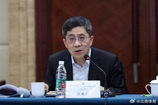 足协副主席许基仁探班为国足打气，领导层成员将不赴客场督战-足球运动员许博