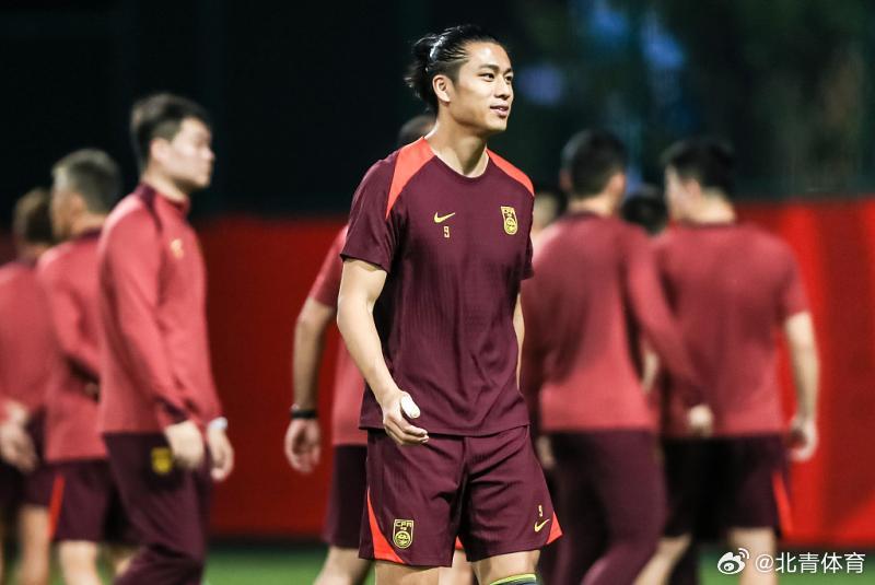 足协副主席许基仁探班为国足打气，领导层成员将不赴客场督战-足球运动员许博