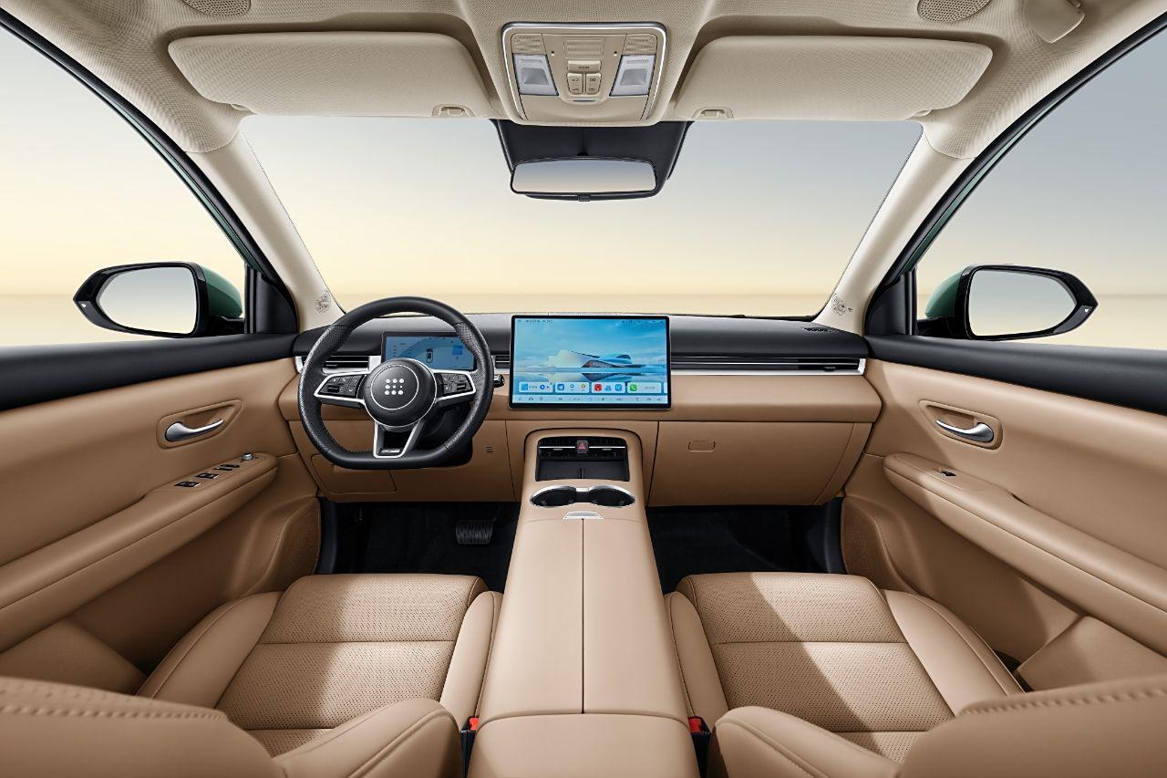 华为的合作商要推新车了，不挂问界标，内饰已曝光-华为和哪个车企合作造车