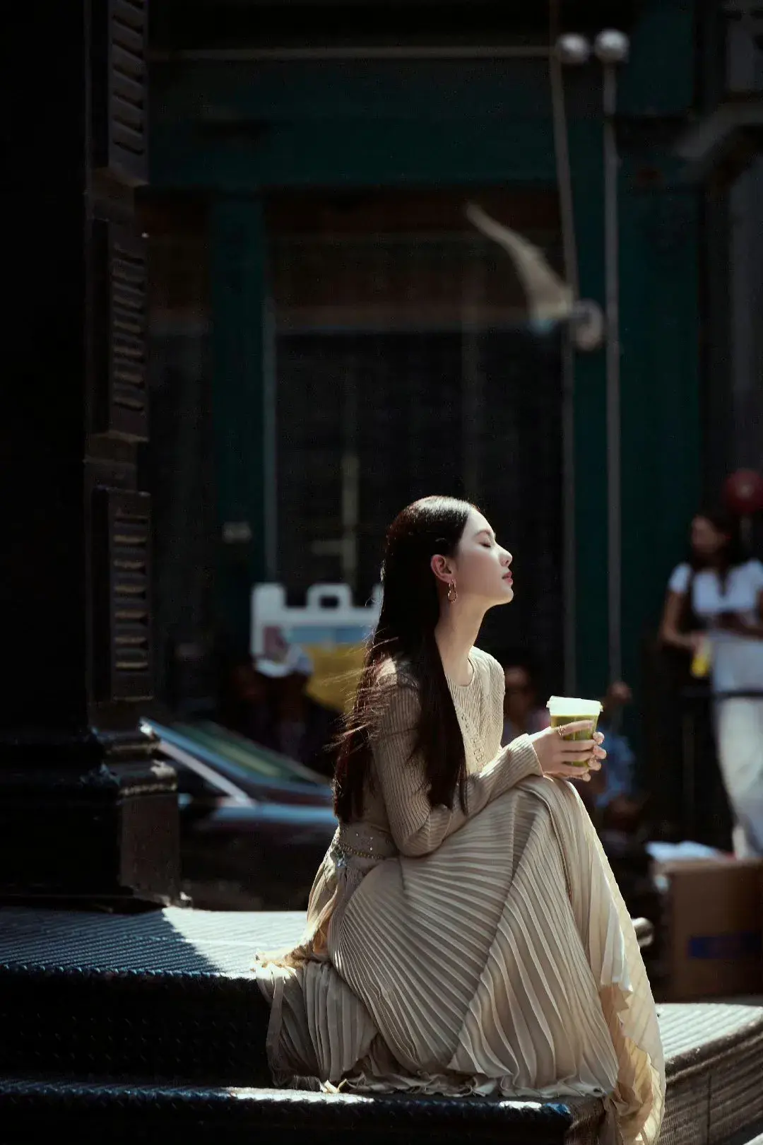 刘诗诗纽约街拍来袭！秋冬氛围感掌管者，气质这块拿捏得死死的~-刘诗诗服装设计师