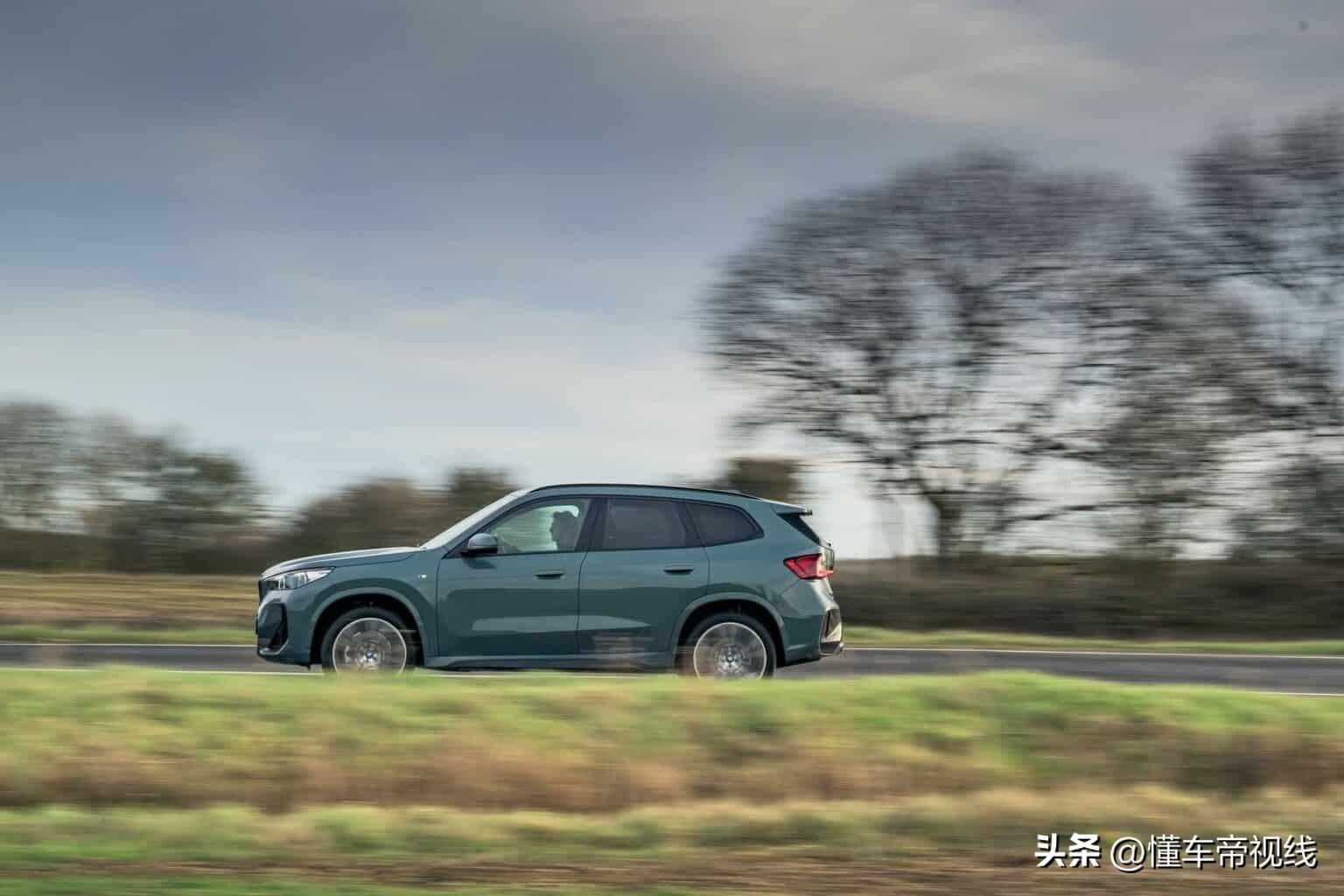 新车 | 标配前排座椅加热/5G网络，2025款宝马X1海外标轴版发布-宝马x1最新改款