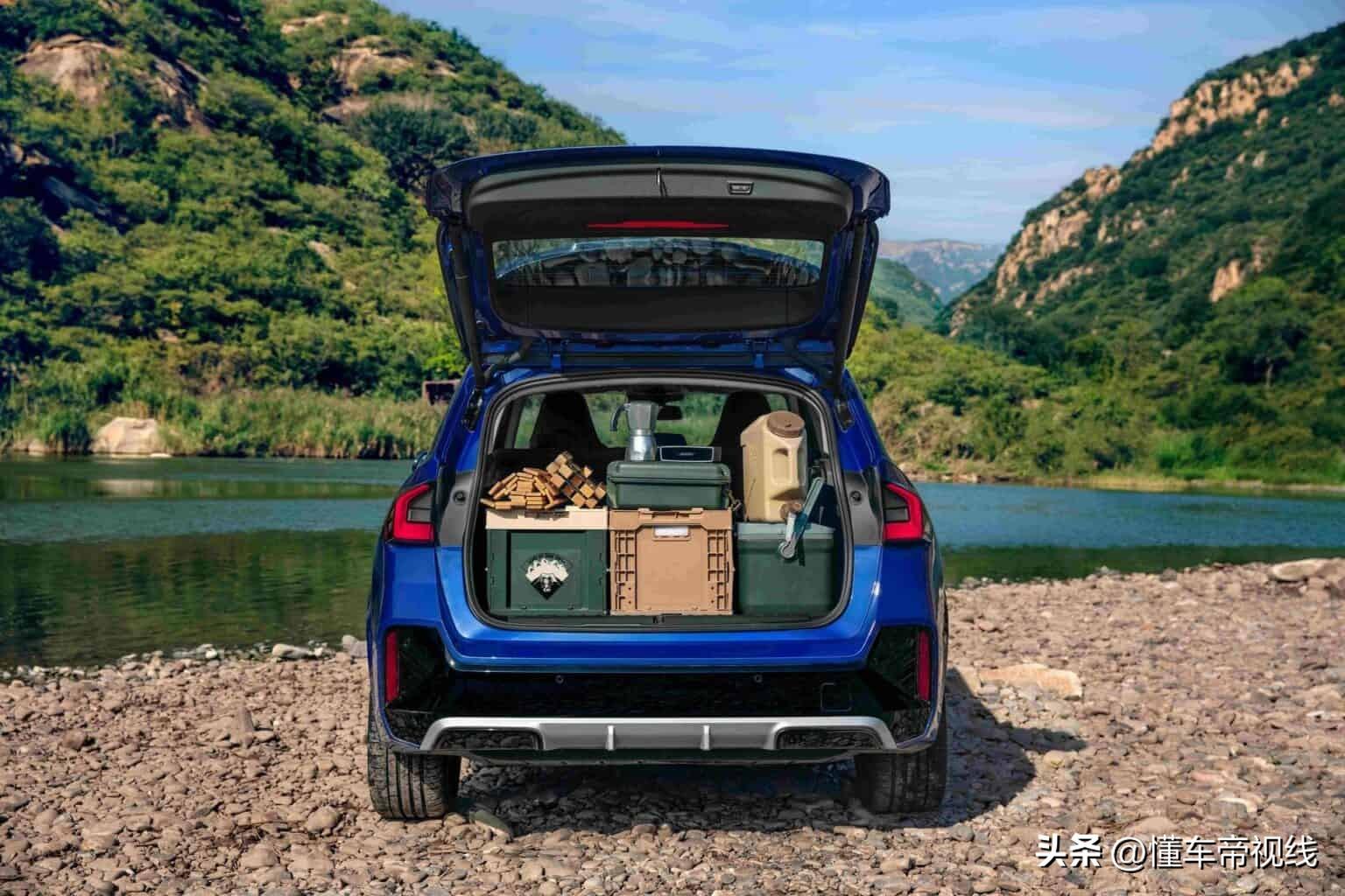 新车 | 标配前排座椅加热/5G网络，2025款宝马X1海外标轴版发布-宝马x1最新改款