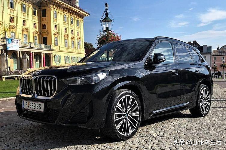 全新宝马X1海外街拍，内饰科技感显著提升，明年一季度上市-宝马x1车展