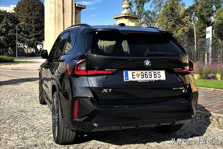 全新宝马X1海外街拍，内饰科技感显著提升，明年一季度上市-宝马x1车展