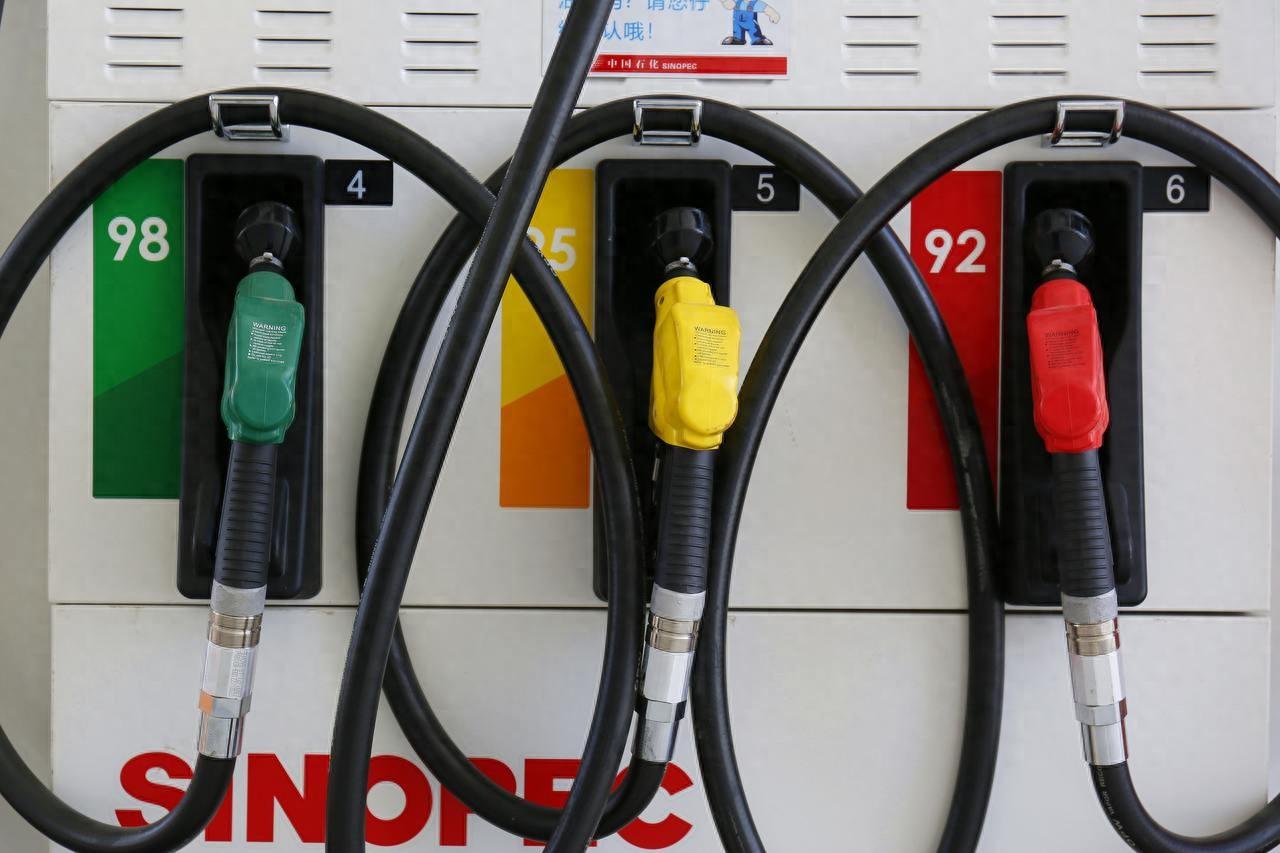 油价今晚下调，92号汽油降8分钱一升-92号汽油价格降价