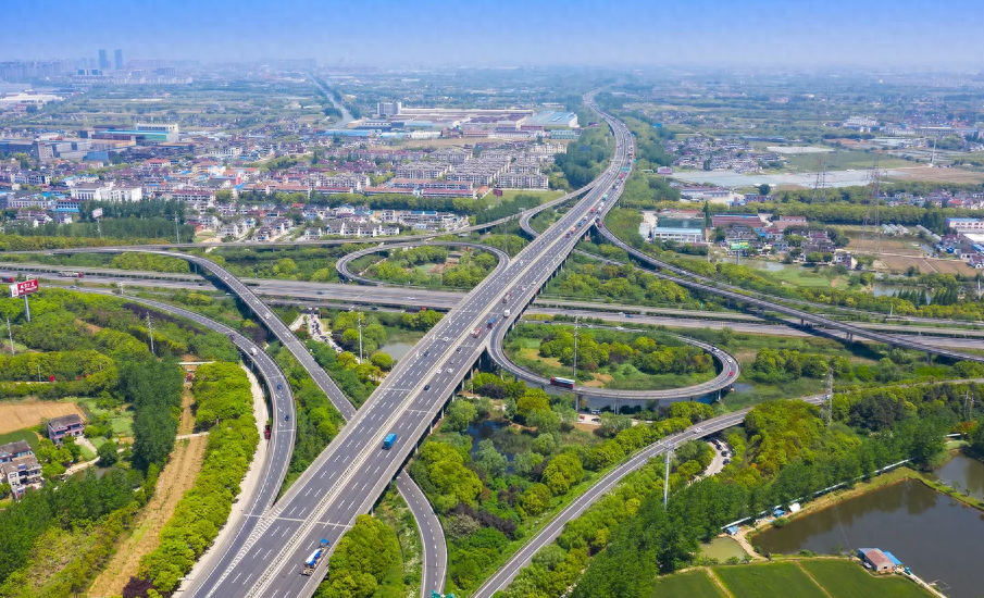 江苏两条沿江高速在扩建，一条是迫切需要的，另一条有点操之过急-江苏沿江高速扩建进展