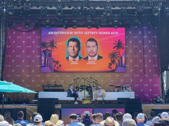 外盘头条：马斯克投巨资支持共和党候选人 小摩有望接管苹果信用卡业务 新债王冈拉克料美联储周三降息50基点-马斯克 李想