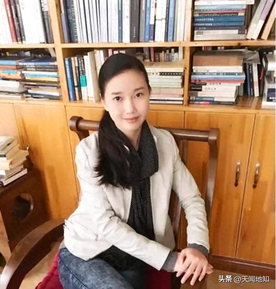西南政法38岁女教授突然死亡，官方回应死因，知情者披露大量隐情-西南政法大学教授网红