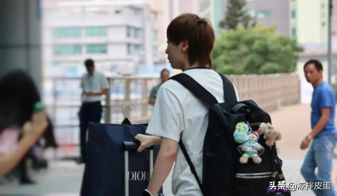 孙颖莎单独从澳门返石家庄过中秋节，王楚钦和大部队一起回京！-孙颖莎发微博感谢王楚钦