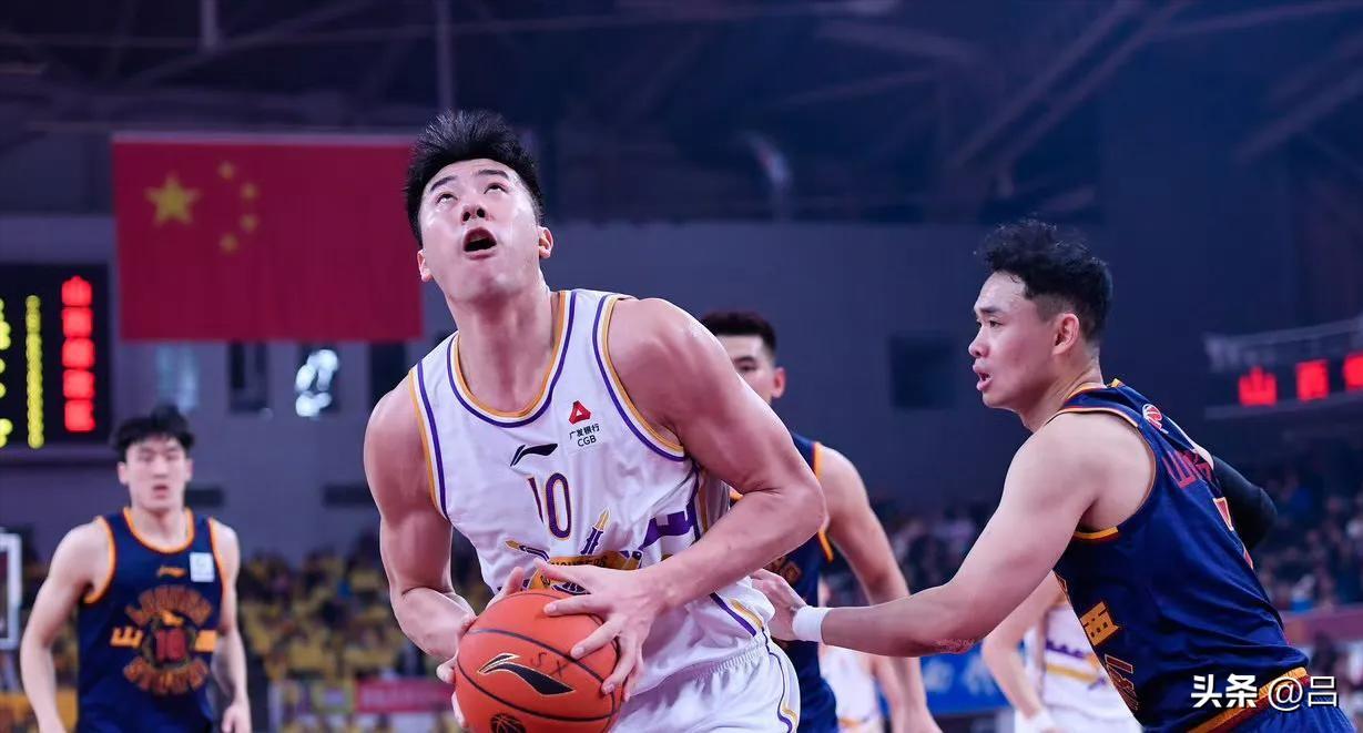 四外援狂胜全华班！山西全队12人得分+13记三分32分差距碾压北控-山西球队外援有哪些