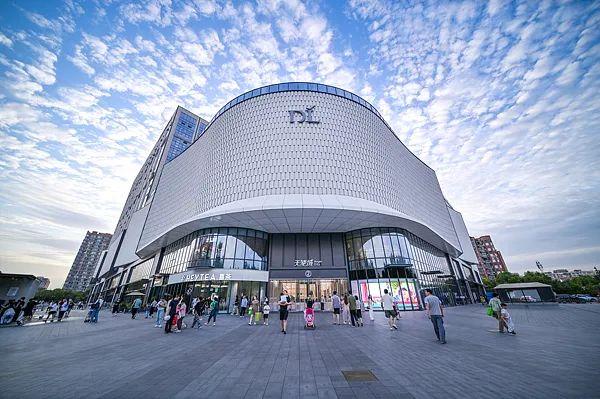 热搜第一！知名企业禁止员工间相互“随礼”！网友热议-禁止员工在公司热饭违法吗