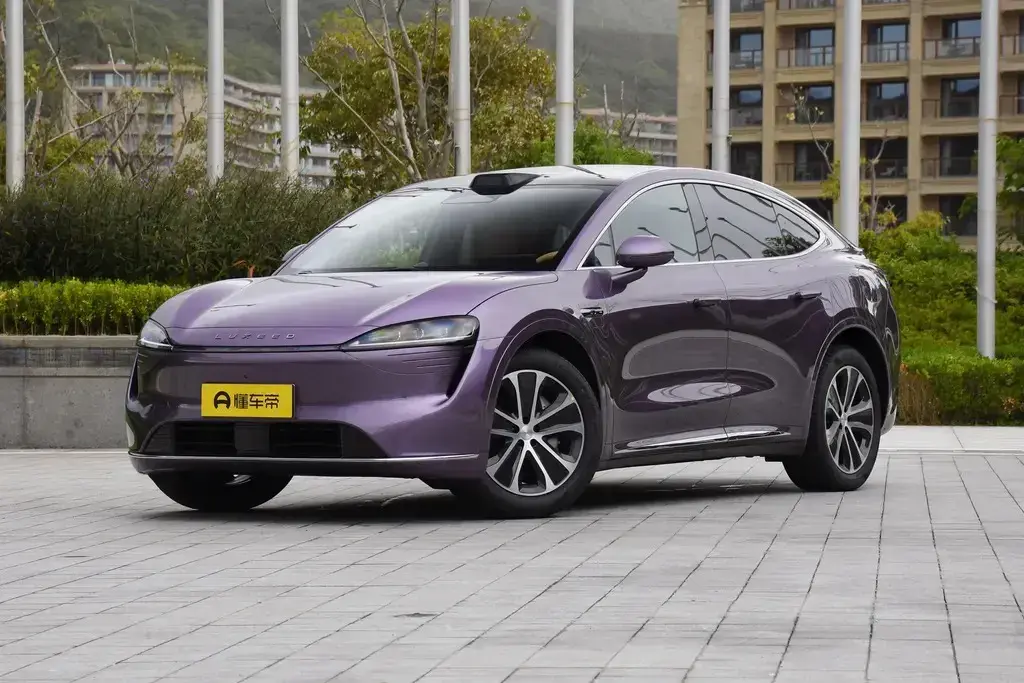 智界R7上市，配途灵底盘、华为智驾和800V平台，最高续航802公里-智界科技有限公司与智界s7哪个好