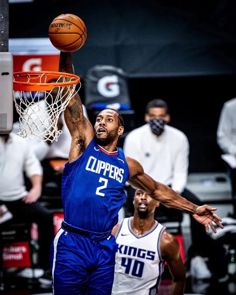 缺席快船生涯41%比赛，小卡被怒斥诈骗犯，幸亏哈登早就留了一手-小卡和快船签了几年