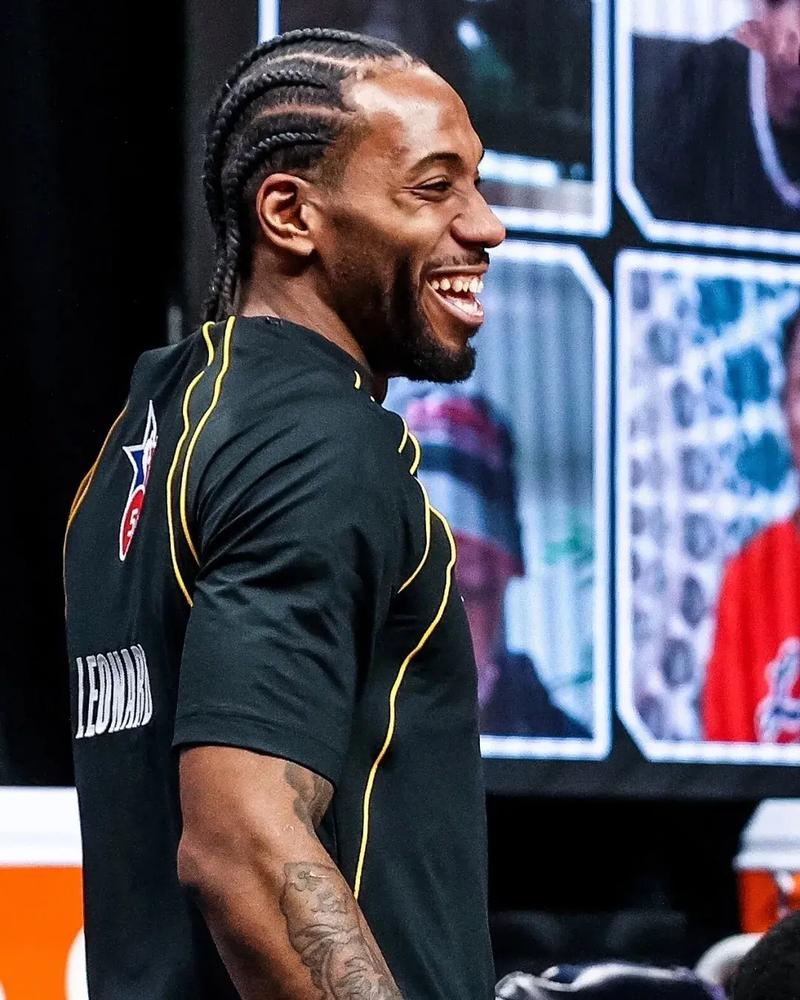 缺席快船生涯41%比赛，小卡被怒斥诈骗犯，幸亏哈登早就留了一手-小卡和快船签了几年