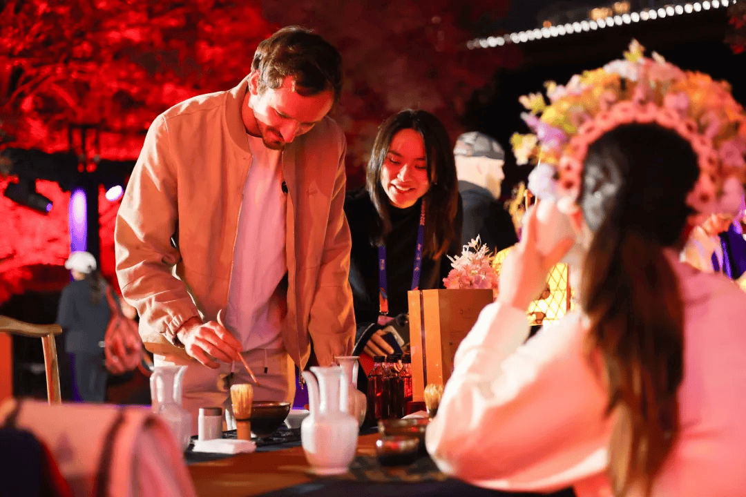 今晚，郑钦文本届中网首秀！-今晚郑钦文比赛直播哪里可以看