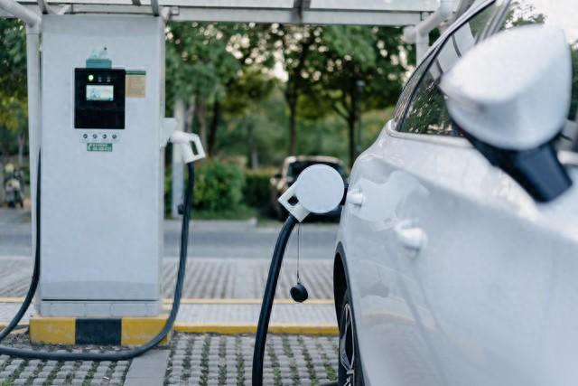 “以旧换新”政策助力汽车消费，传统车企9月销量高歌猛进-以旧换新推广车型和经销商名单