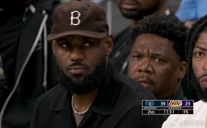 布朗尼首秀狂轰1助2帽！3中0+三不沾太紧张，失误后追身大帽赎罪-布朗尼的比赛