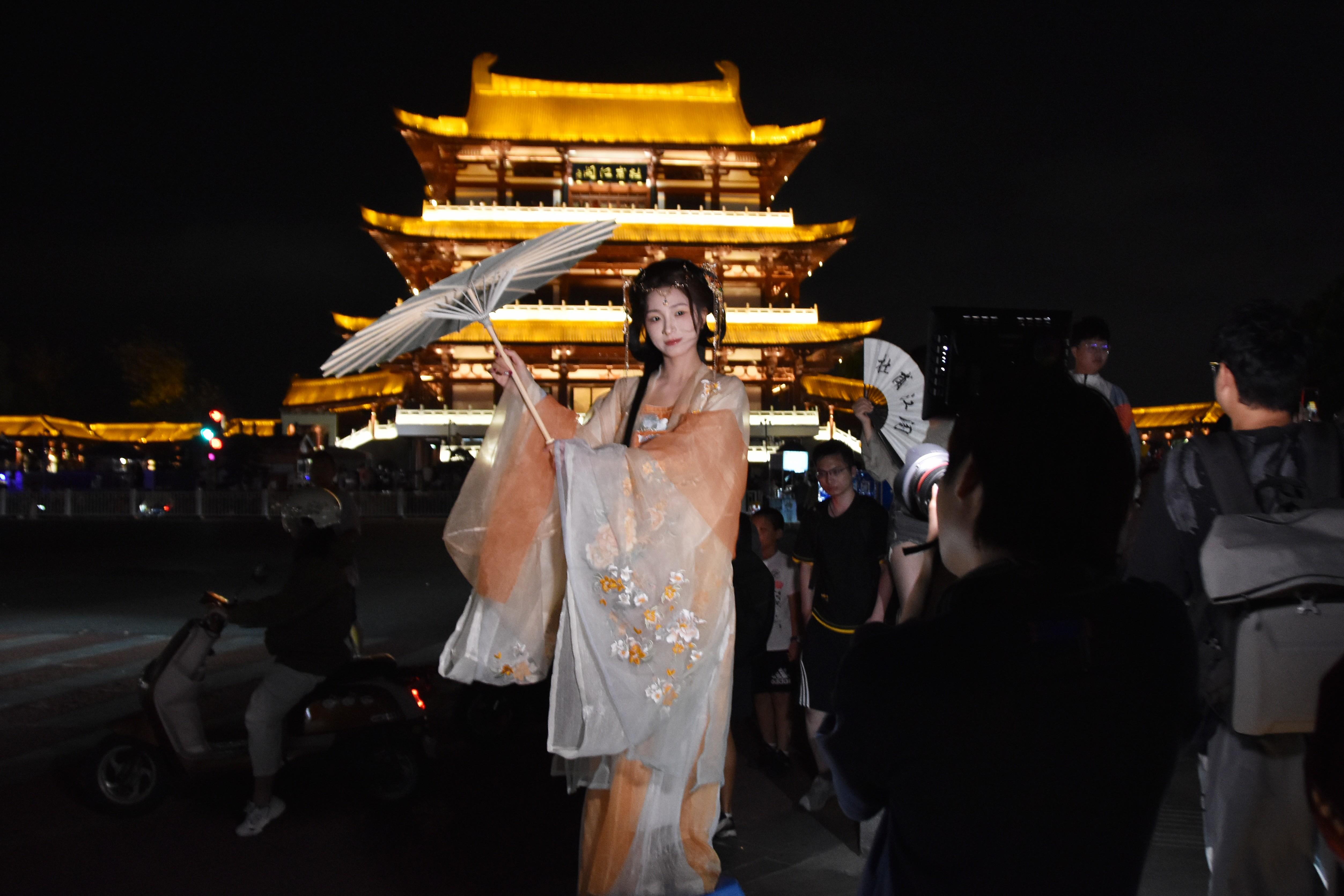 文旅火 促销热 服务优：国庆假期消费成色足-2020国庆旅游消费调查报告