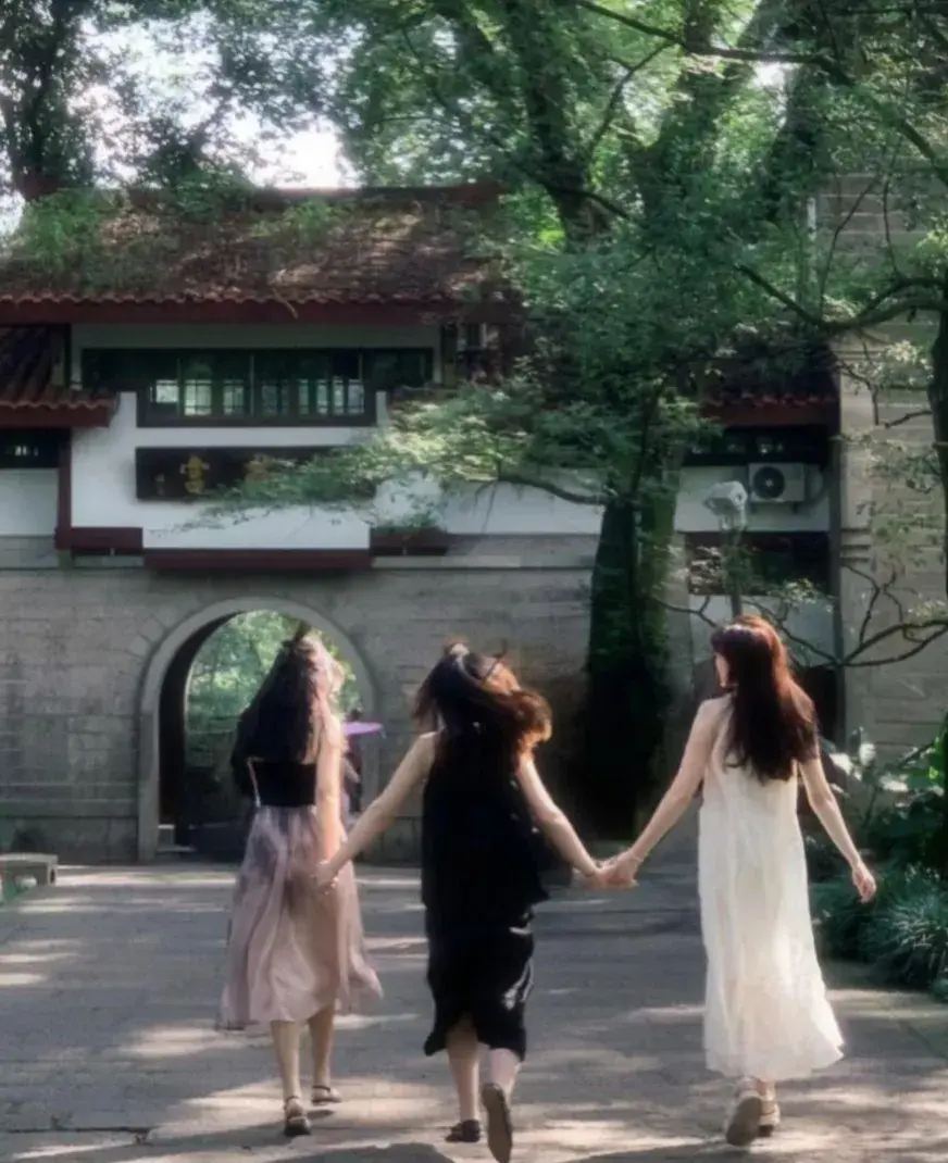 国庆假期已过半 结束文案已为你准备好了 快来选句喜欢的发朋友圈吧-国庆假期结束的朋友圈说说怎么发文案