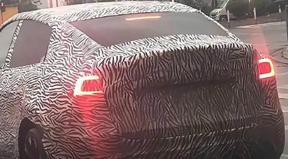 特斯拉Model 3大改款！谍照揭秘焕新造型，或将搭载更酷炫科技配置-特斯拉model3改款图片