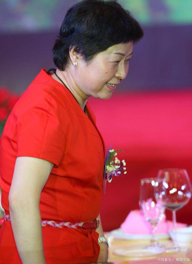 邓亚萍致敬马龙：竞技之巅，不败的是体育之魂-邓亚萍和马龙打过乒乓球吗