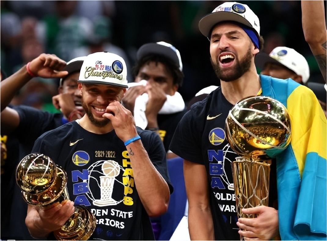 勇士七夺NBA总冠军，4冠库里首次收获总决赛最有价值球员FMVP-勇士nba总冠军比赛回放